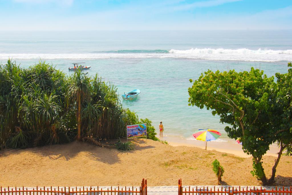 Paradise Beach Resort & Diving School Mirissa Exterior foto